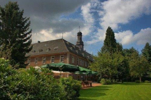 Nikolauskloster Jüchen Exterior foto